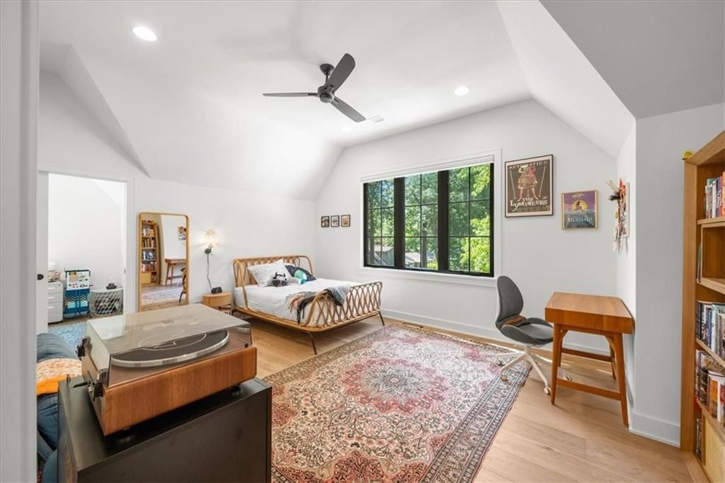 5216 W 73Rd Street. Prairie Village, KS 66208