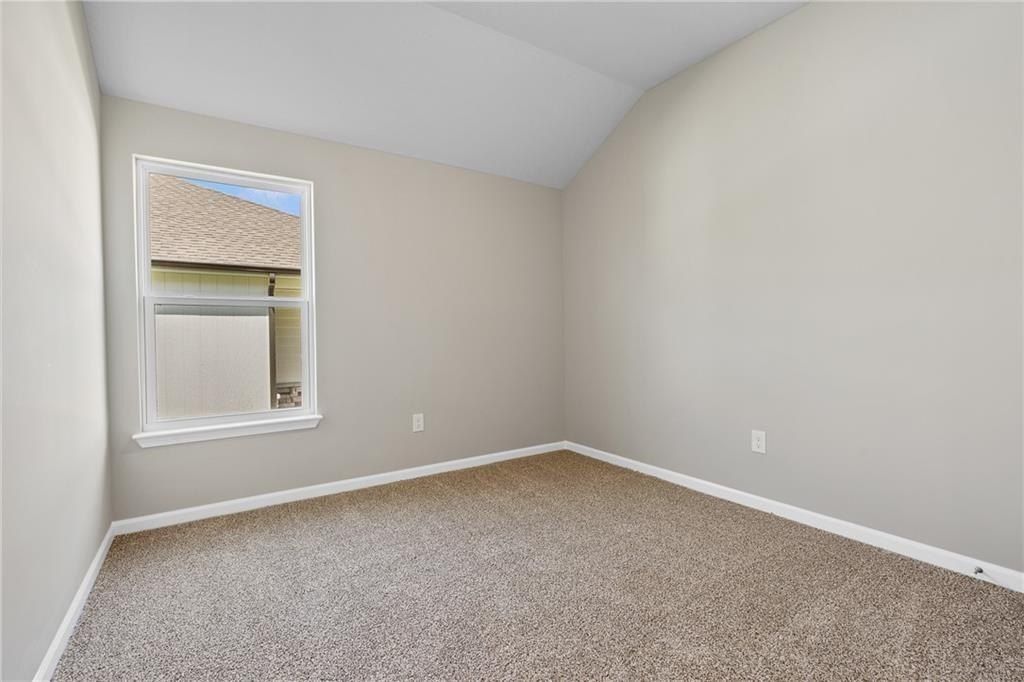 20247 W 195Th Street. Spring Hill, KS 66083