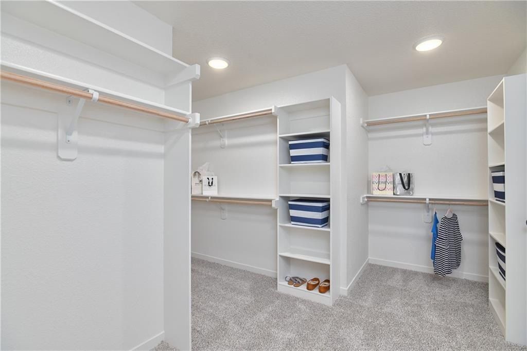 23827 W 59Th Terrace. Shawnee, KS 66226
