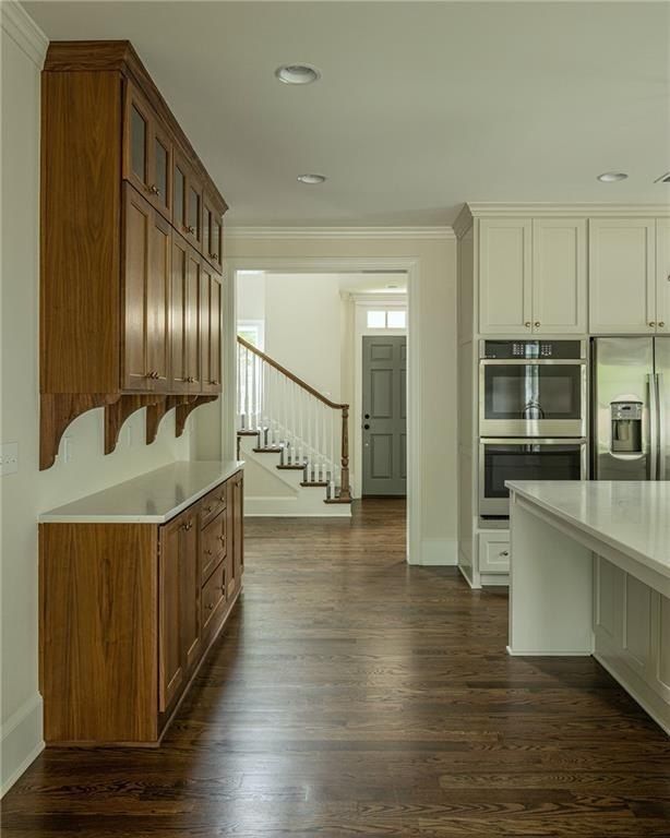 5213 W 70Th Terrace. Prairie Village, KS 66208