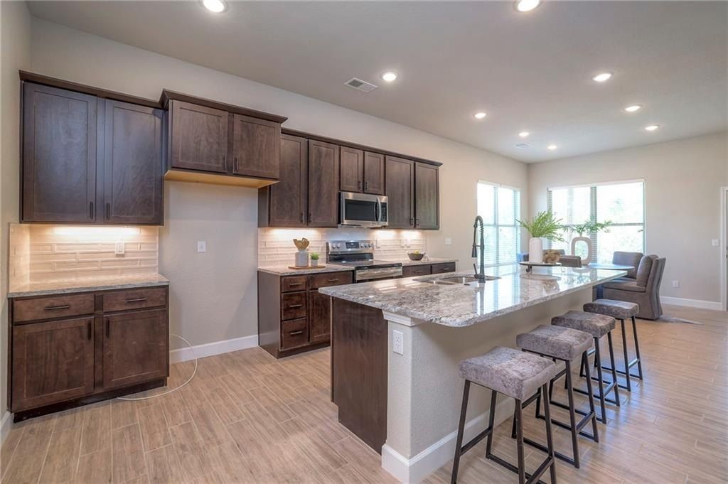 18460 W 195 Terrace. Spring Hill, KS 66083