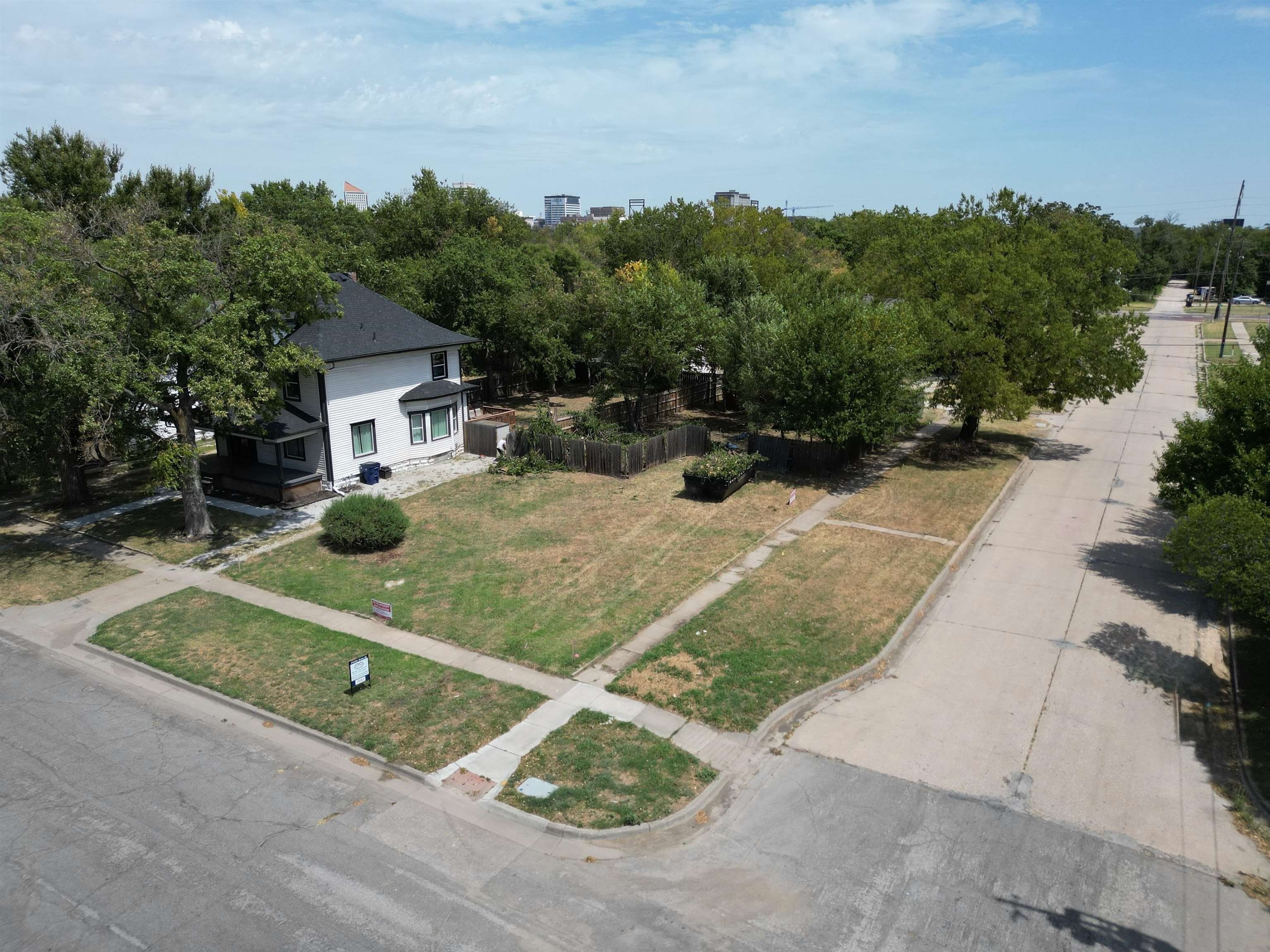 436 S Walnut. Wichita, KS 67213