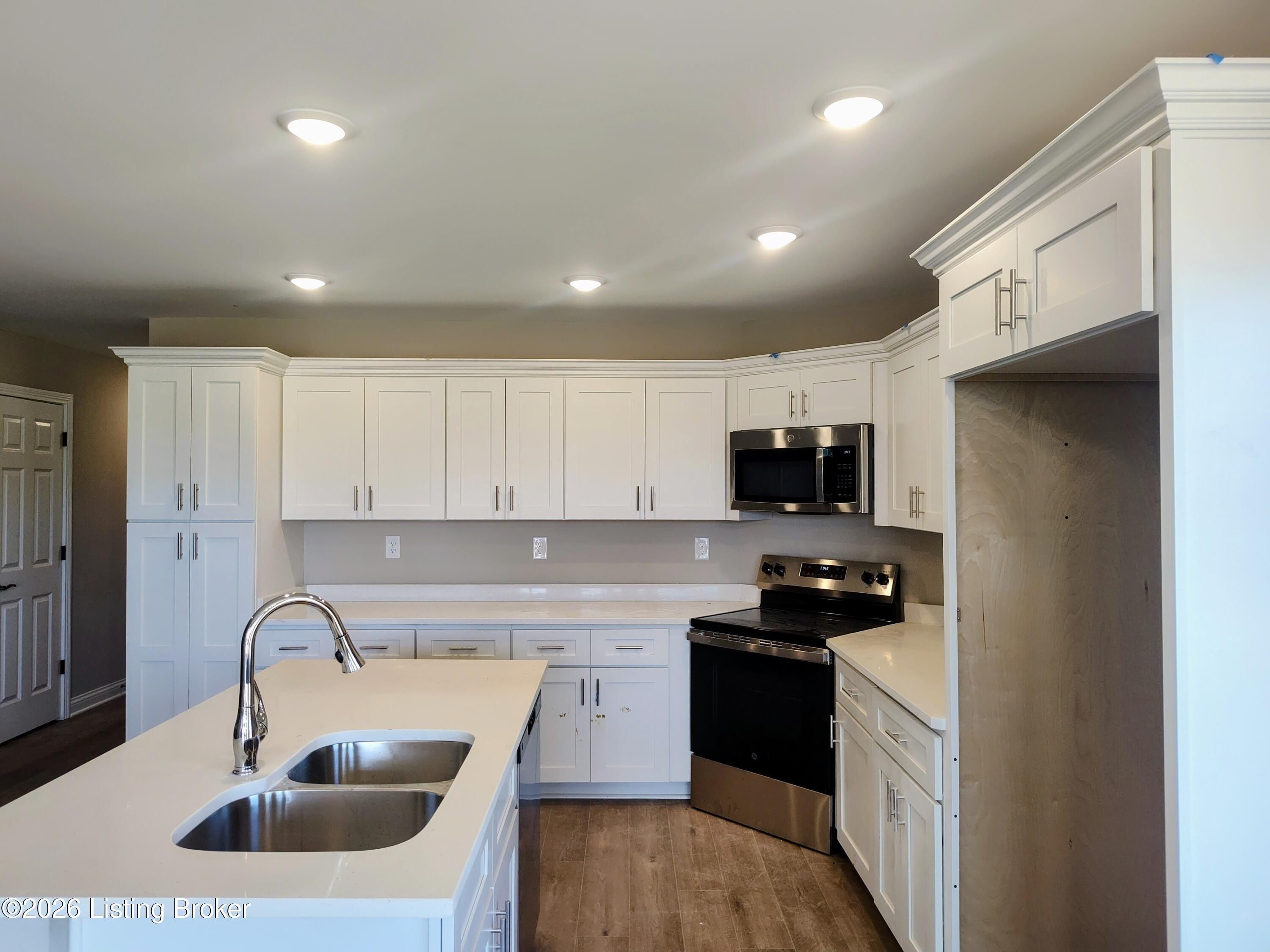 61 Turnpike Ave. Taylorsville, KY 40071