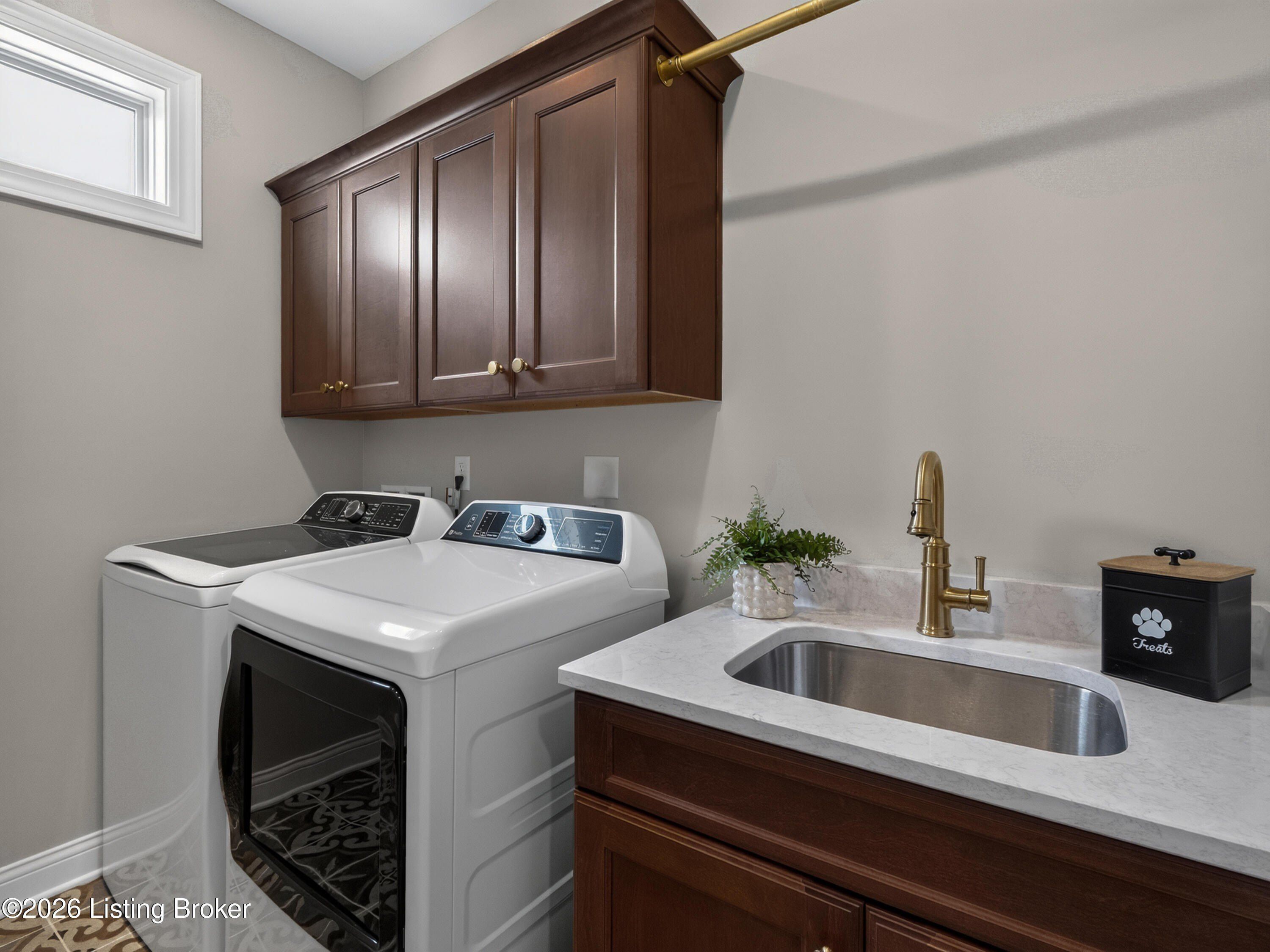 11717 Meadowstone Trail. Louisville, KY 40291