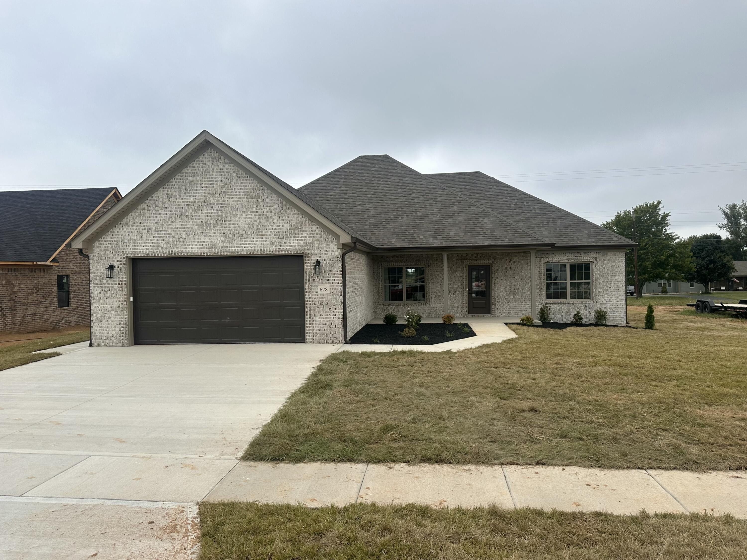 628 Comanche Drive. Richmond, KY 40475
