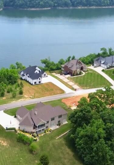 75 Retreat Pointe Place. Somerset, KY 42503