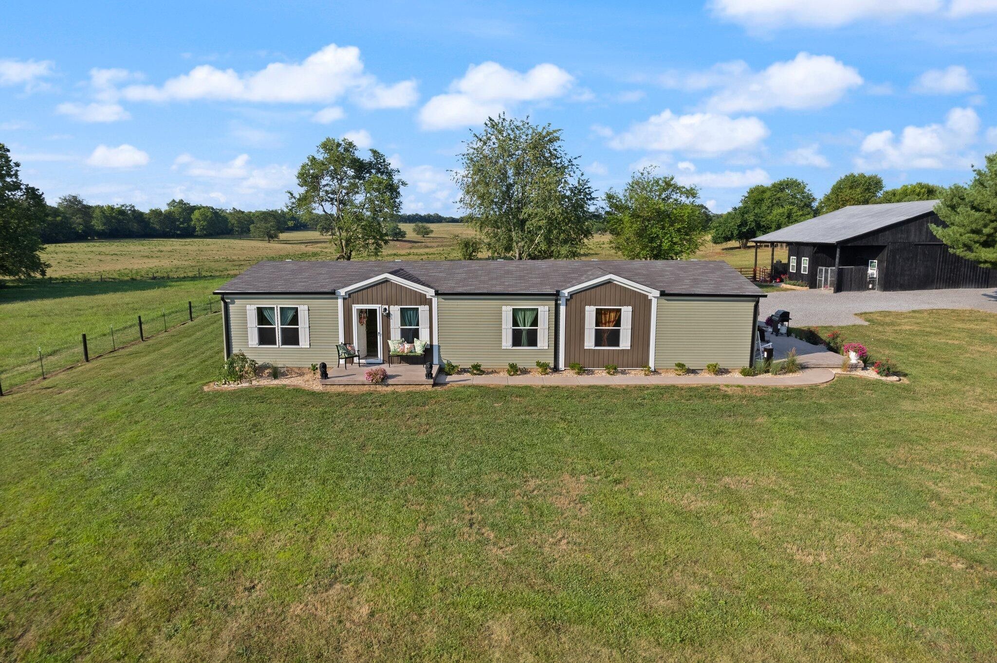 550 Paradise Camp Road. Harrodsburg, KY 40330