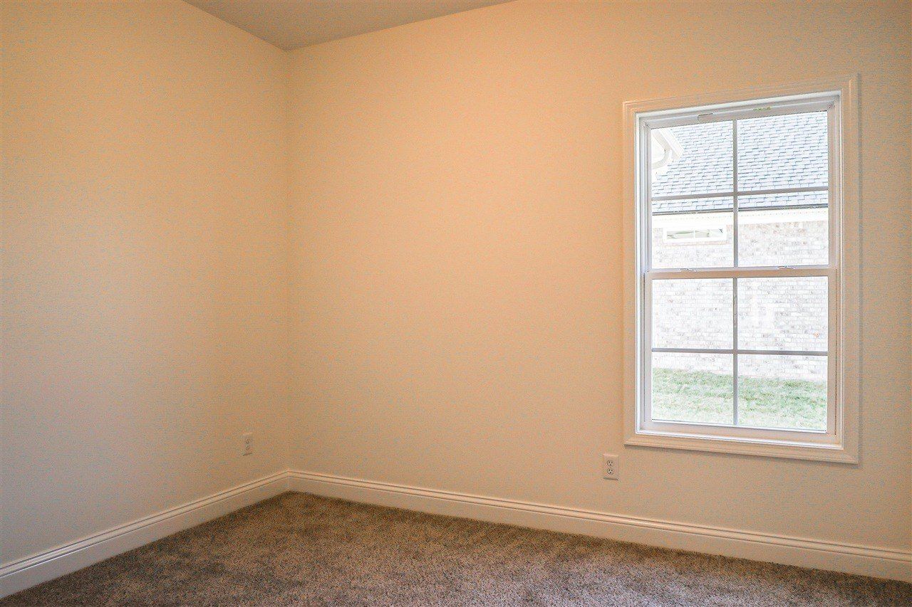 605 Thoroughbred Way. Franklin, KY 42134