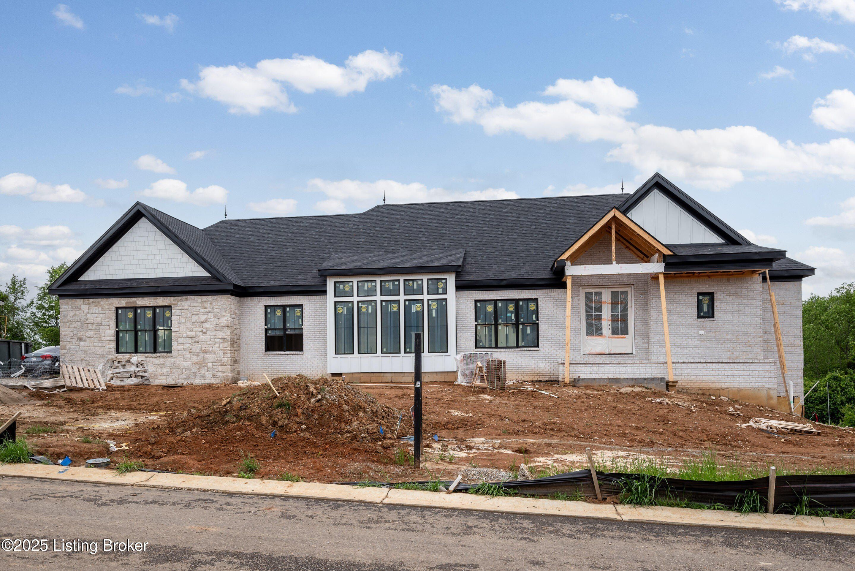 2712 Adenmore Ct. Prospect, KY 40059