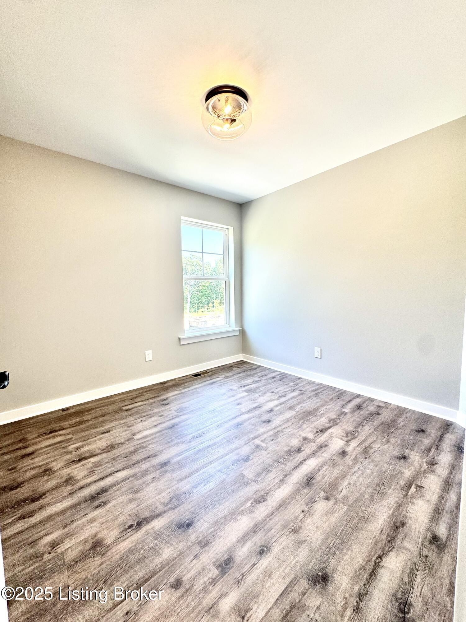 7108 Park Vue Dr. Crestwood, KY 40014