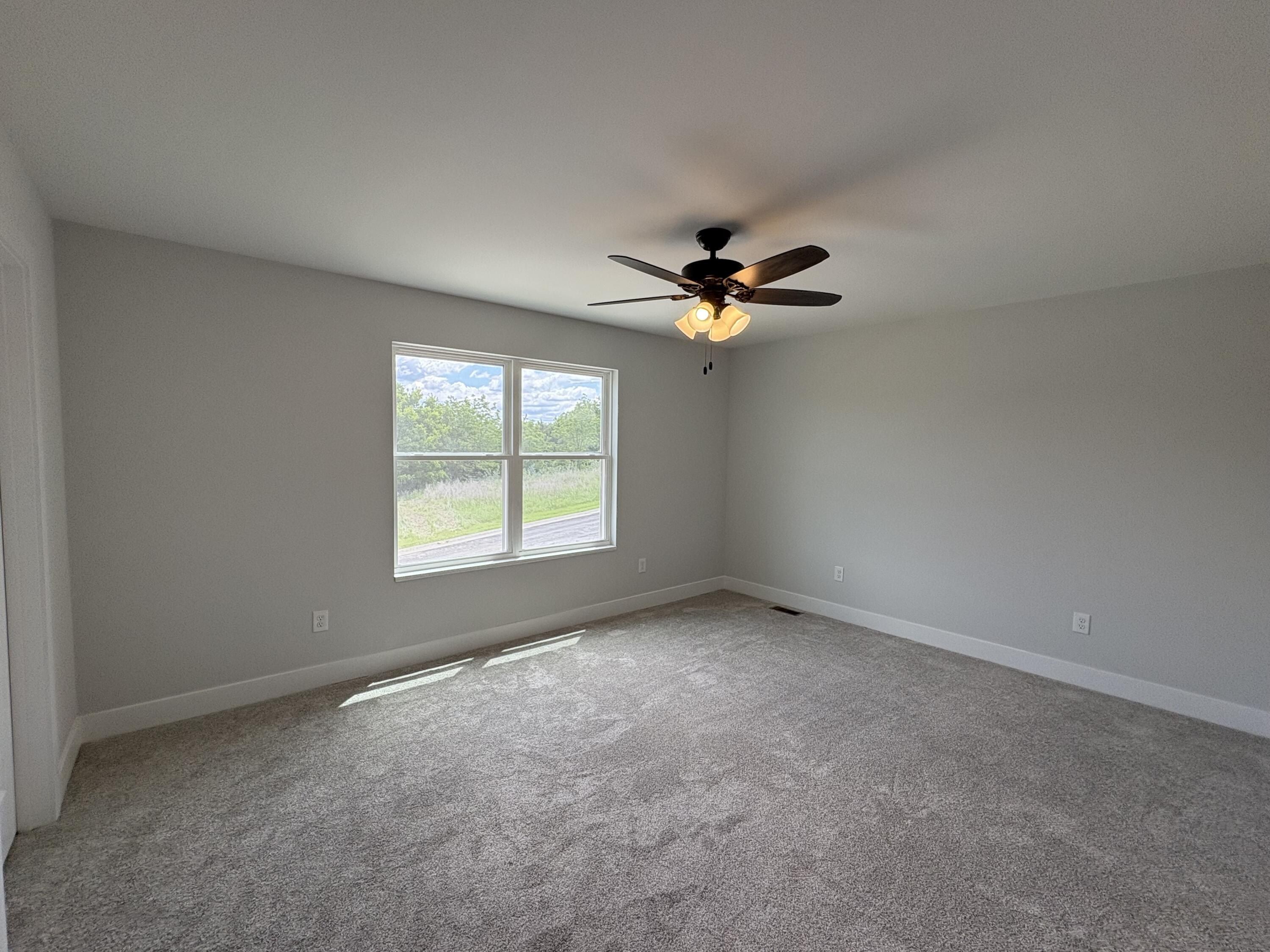 160 Saddlebrook Lane. Dry Ridge, KY 41035