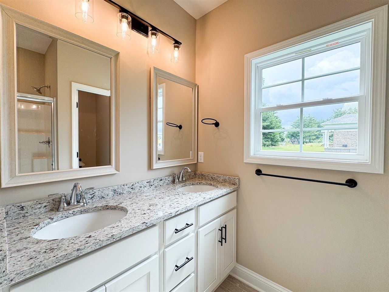 1007 Highland Court. Franklin, KY 42134