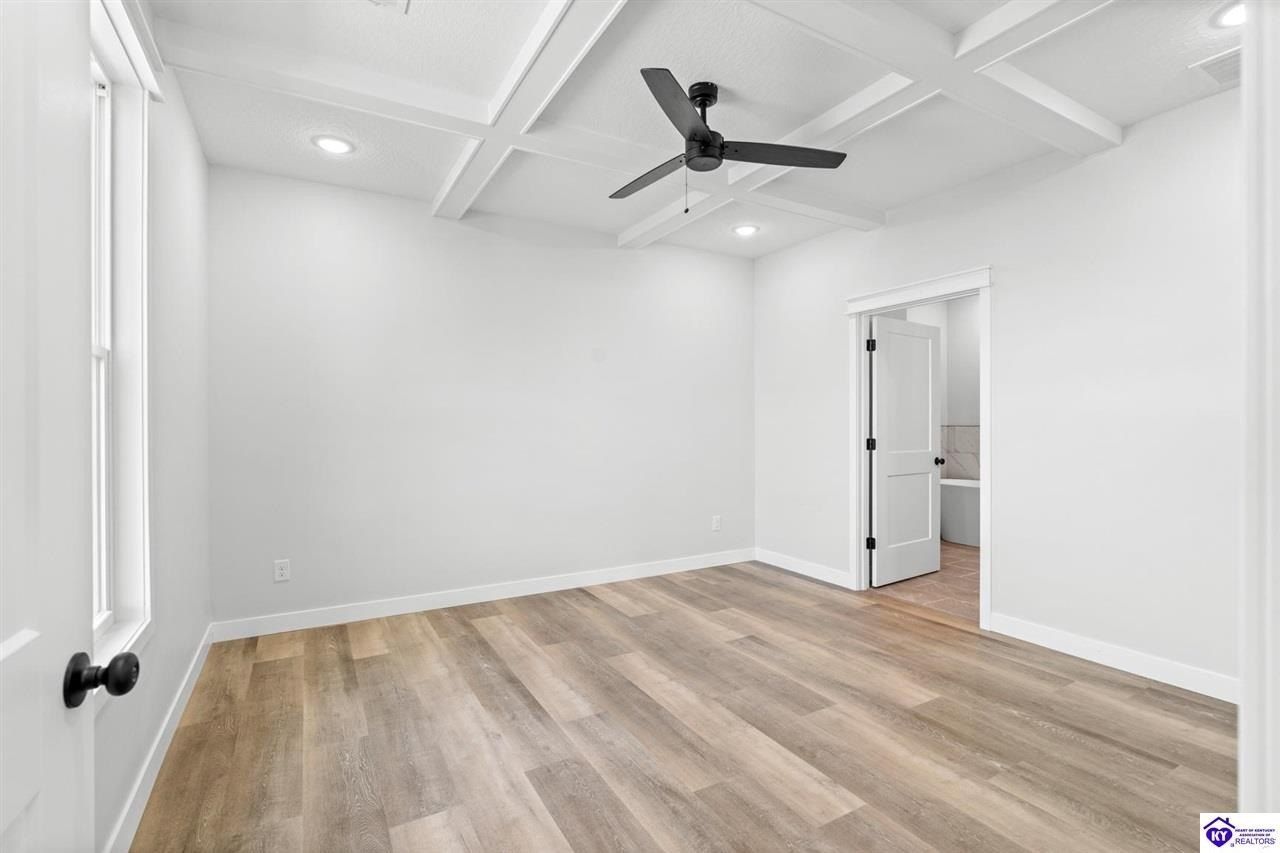 36 Robert Allen Lane. Brandenburg, KY 40108