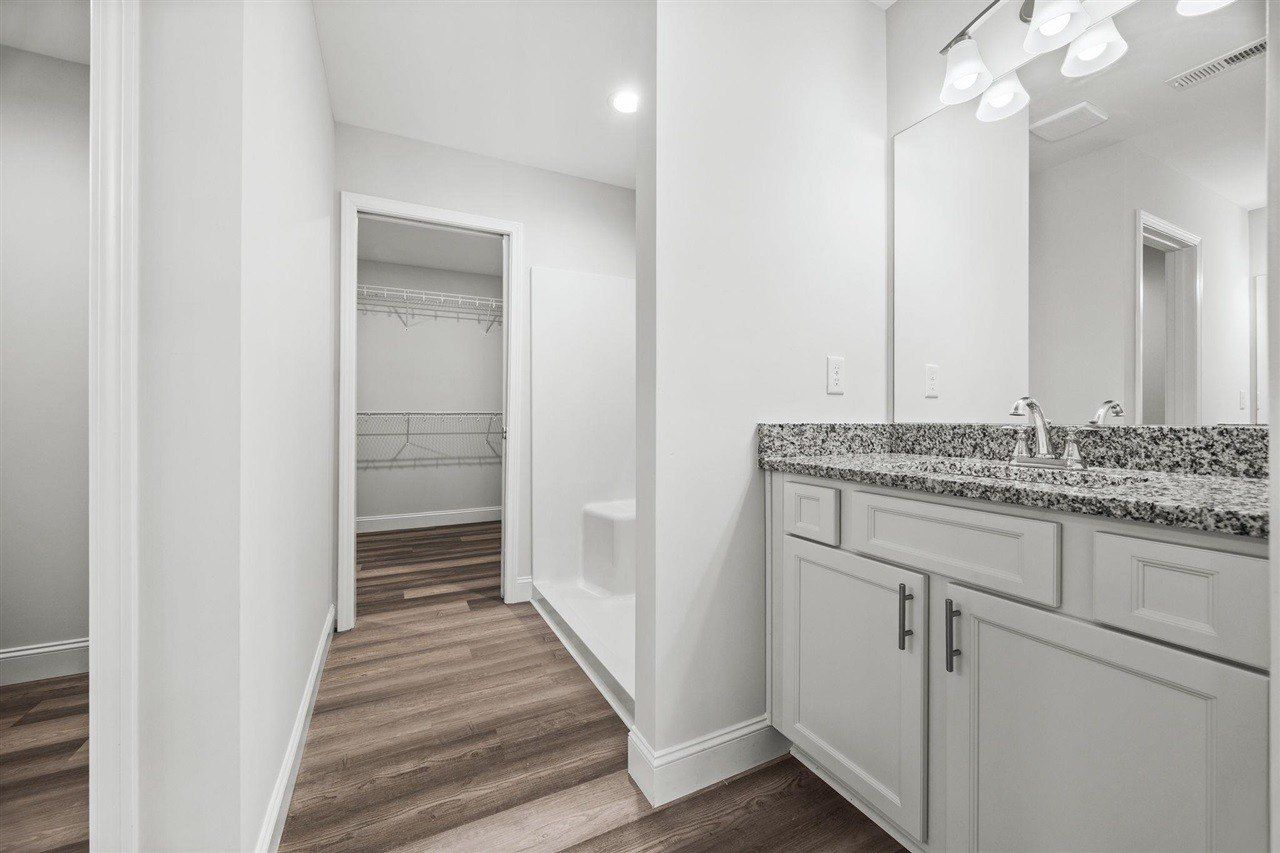 471 Deluth Drive. Bowling Green, KY 42101