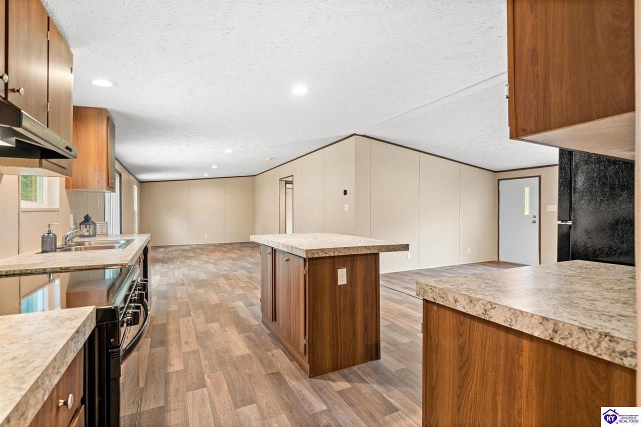 171 Pleasant Valley Lane. Irvington, KY 40146