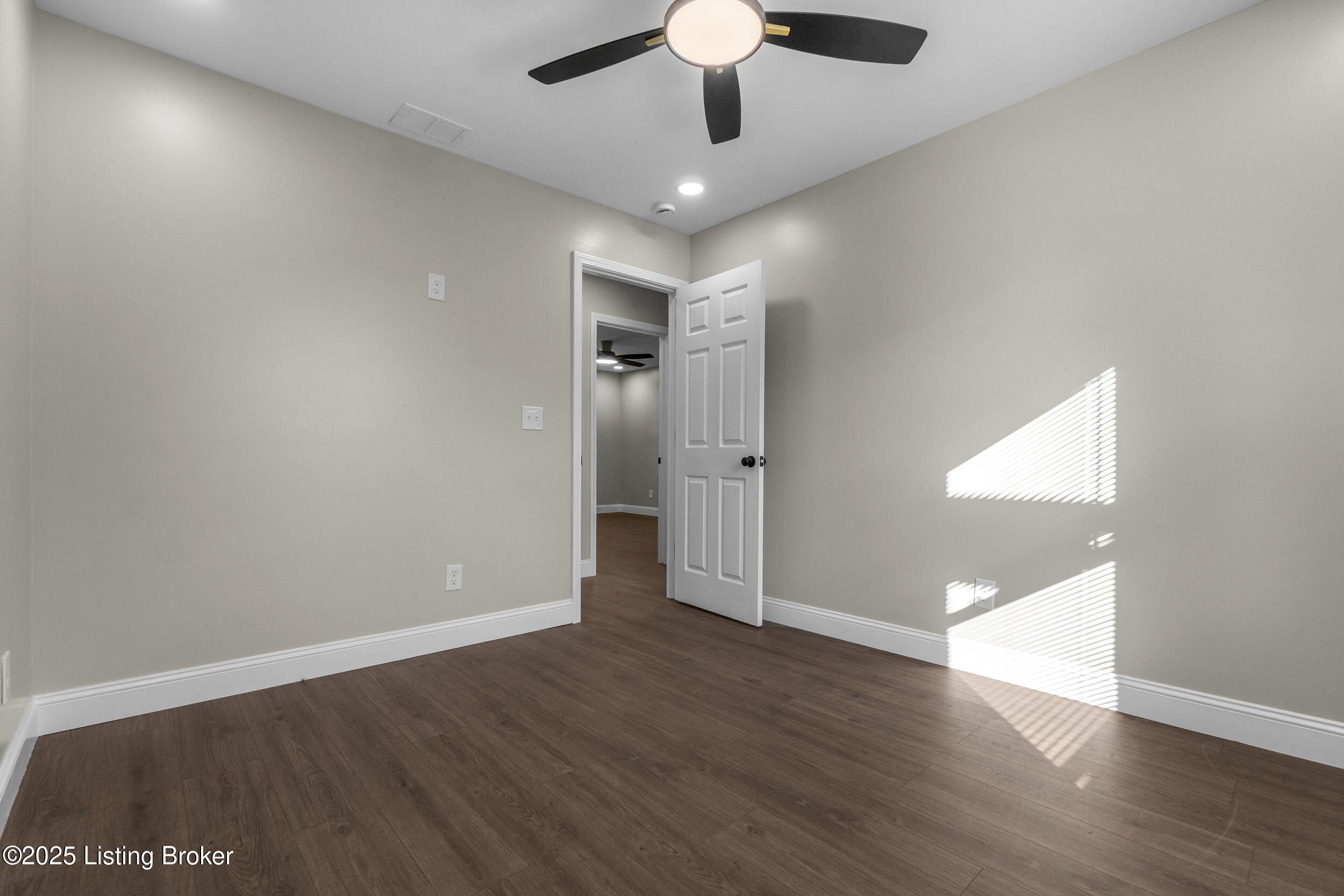 4305 Lees Ln. Louisville, KY 40216