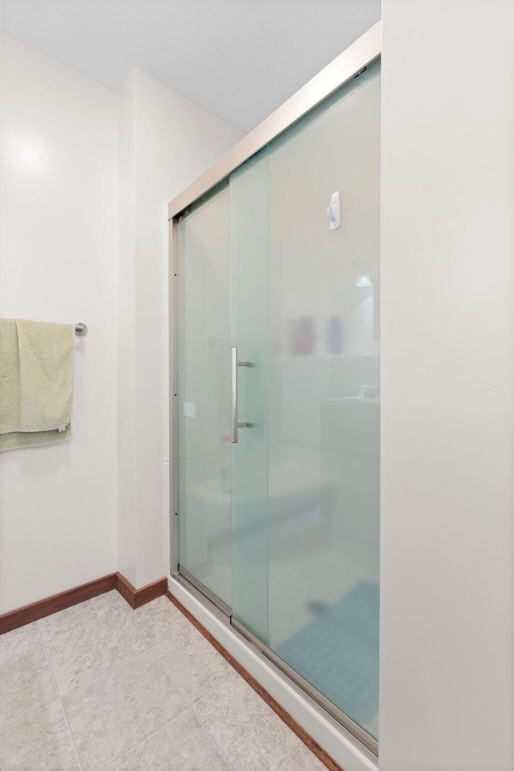 20 Beechwood Drive. Irvine, KY 40336