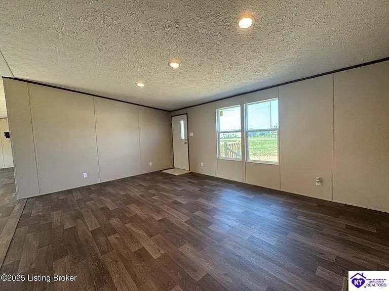 316 Glover Hill Lane. Glasgow, KY 42141