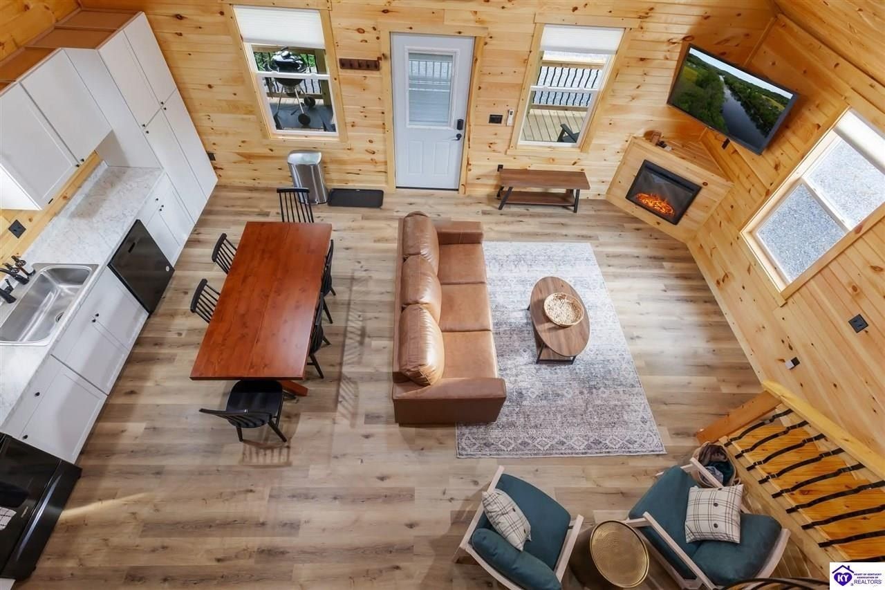 8239 S Highway 379. Jamestown, KY 42629