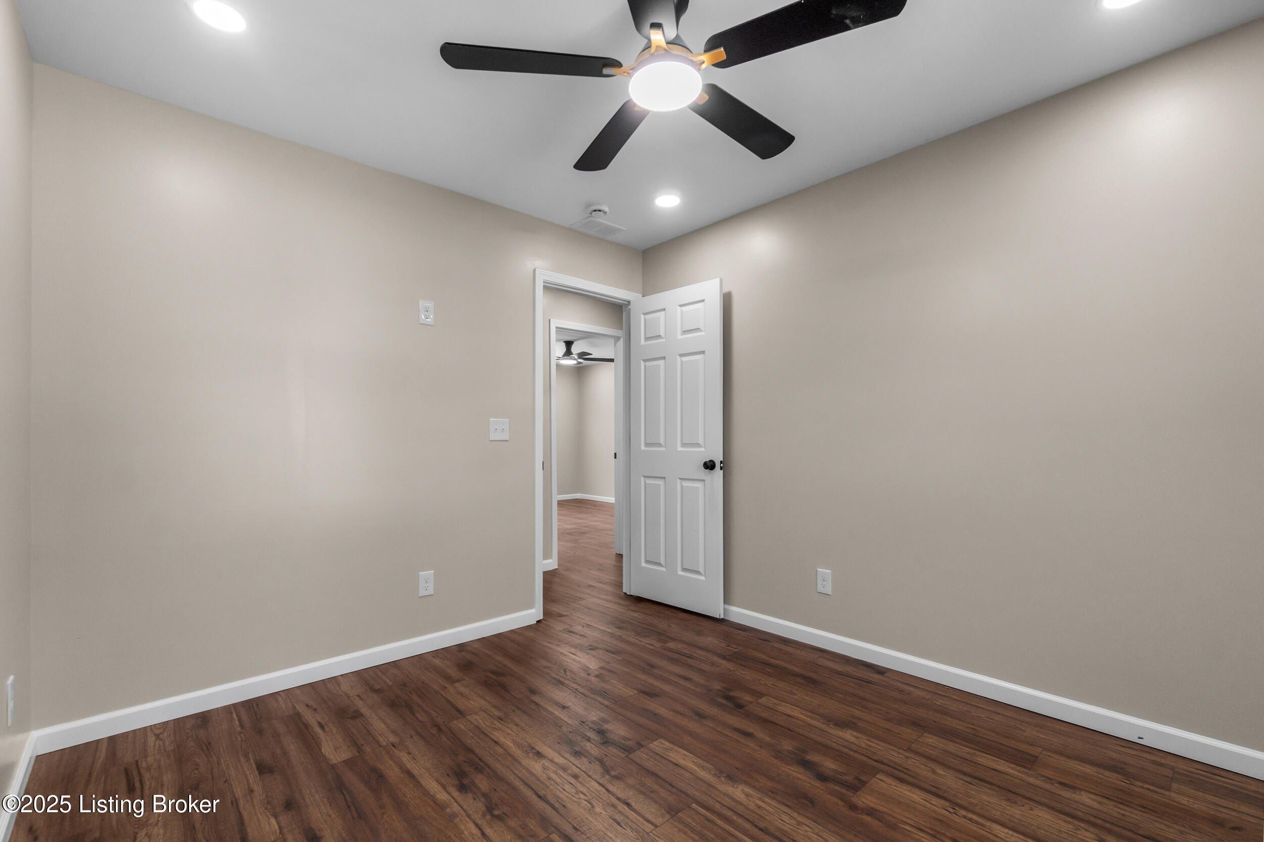 4302 Lees Ln. Louisville, KY 40216