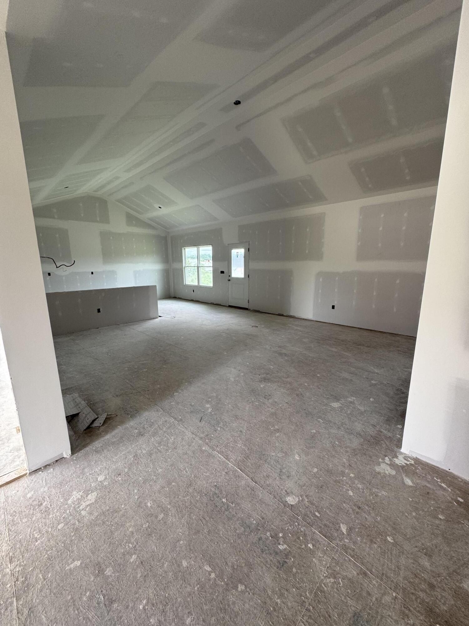 105 Linzi Way. Paris, KY 40361