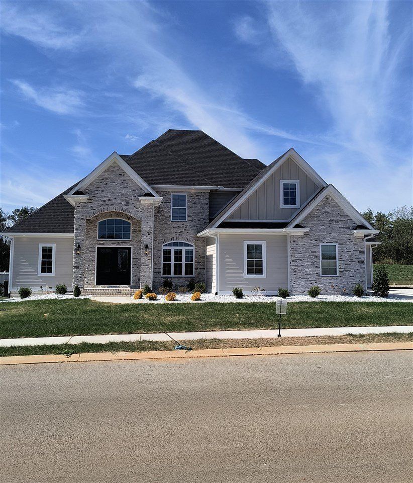 3279 Upper Gable Drive. Bowling Green, KY 42101