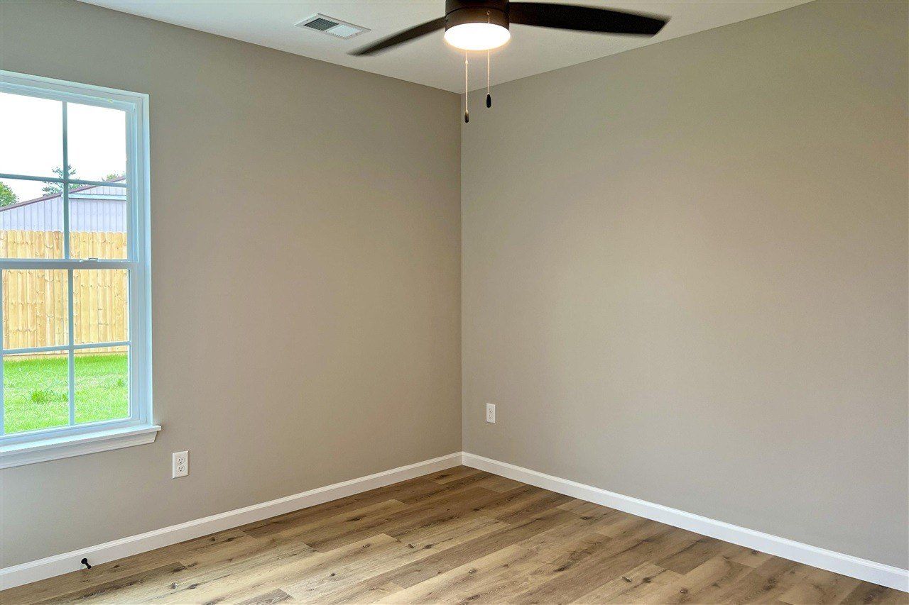 1107 Brook Court. Franklin, KY 42134