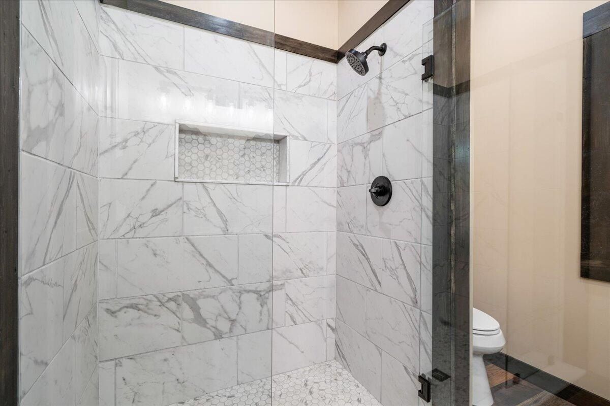 151 Valley Way. Campton, KY 41301