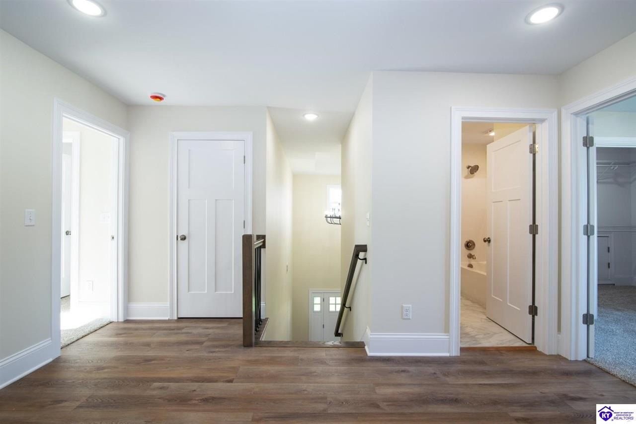 309 Ashwood Avenue. Elizabethtown, KY 42701