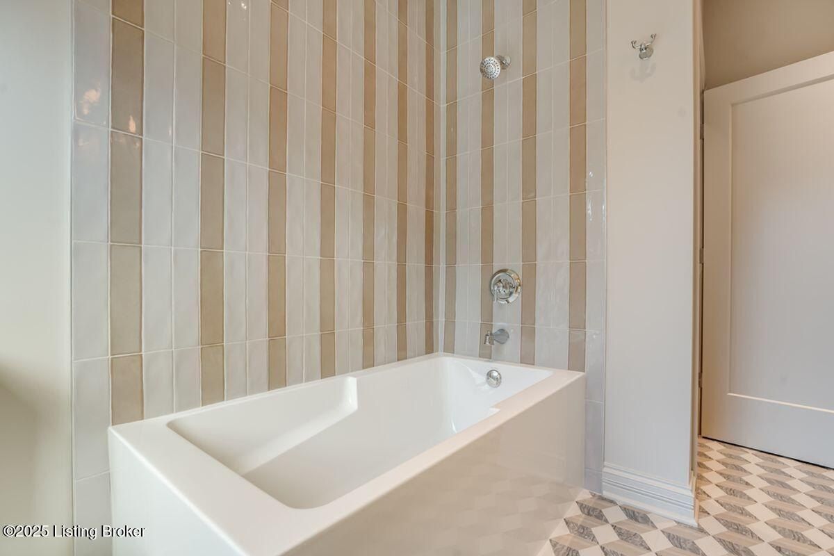 907 S Sherrin Ave. Louisville, KY 40207