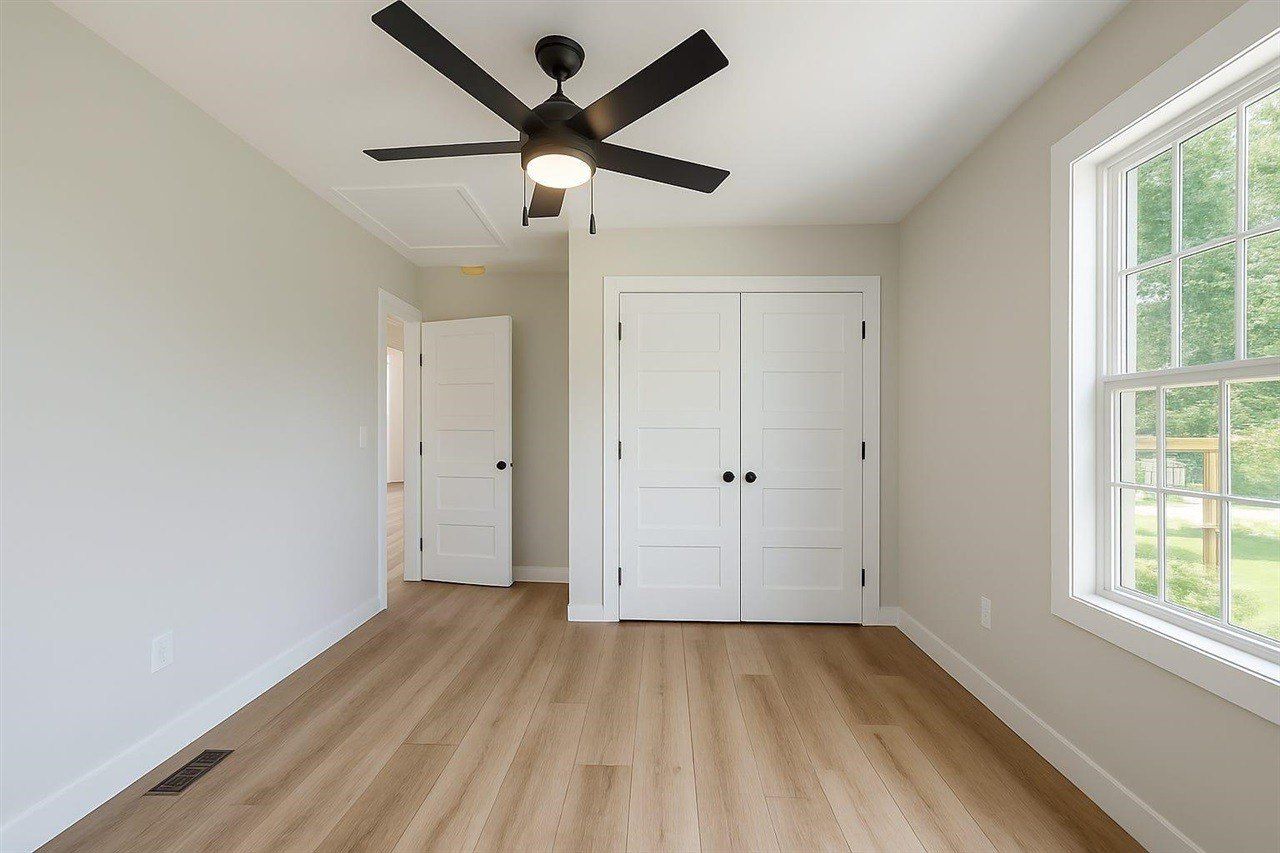 5758 Old Bowling Green Road. Glasgow, KY 42141