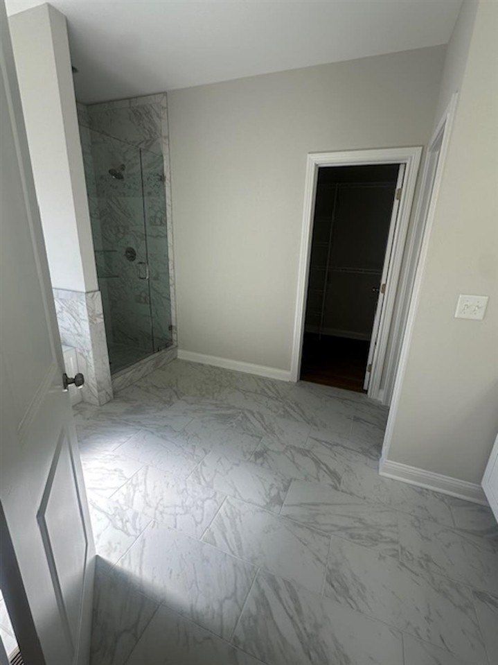 5500 Freesia Lane. Bowling Green, KY 42104