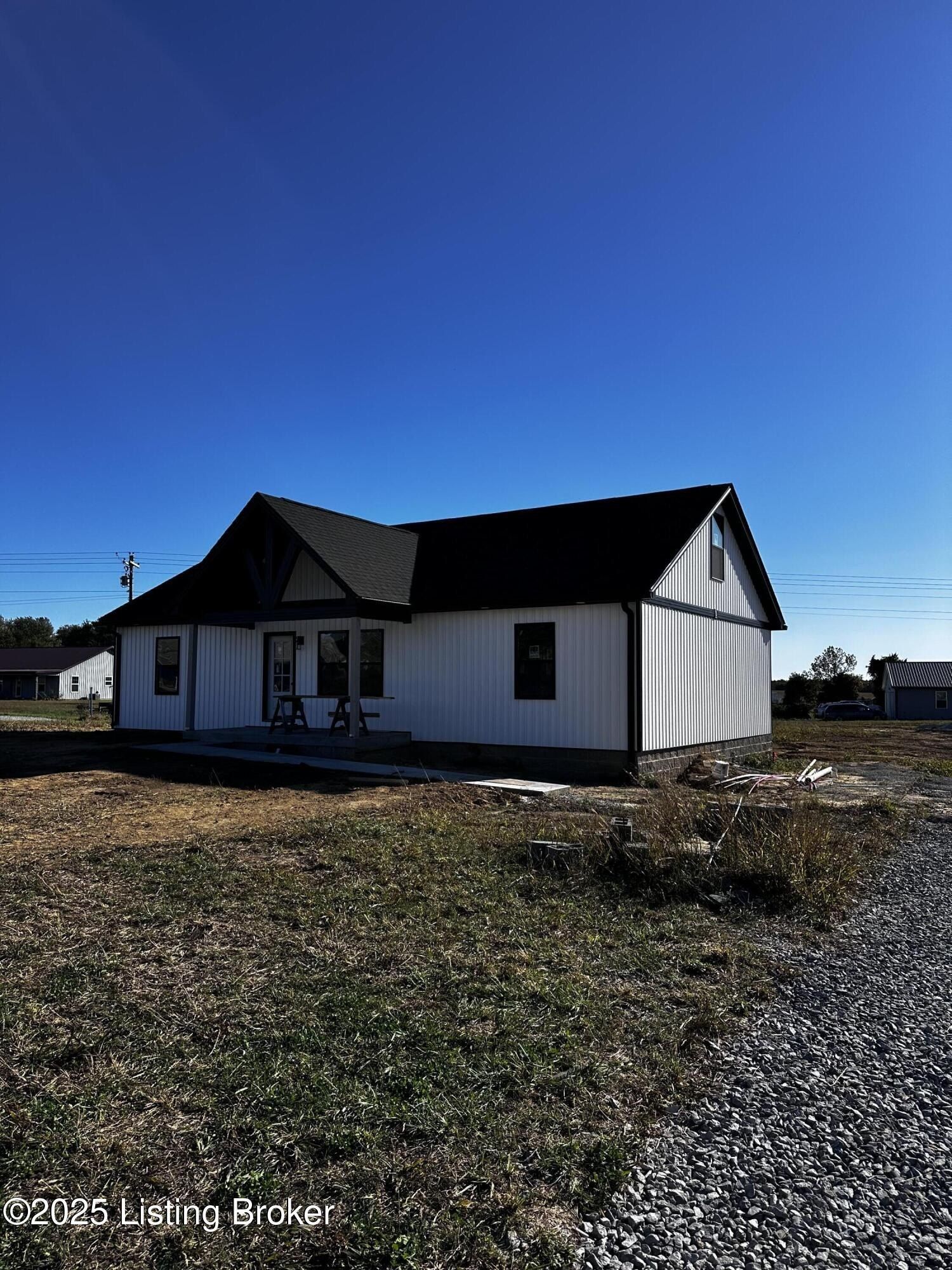 15 Luke St. Clarkson, KY 42726