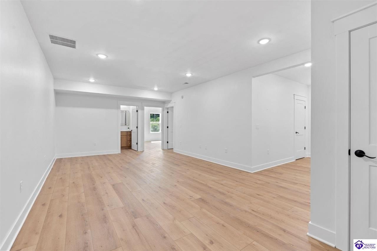 914 St John Road. Elizabethtown, KY 42701