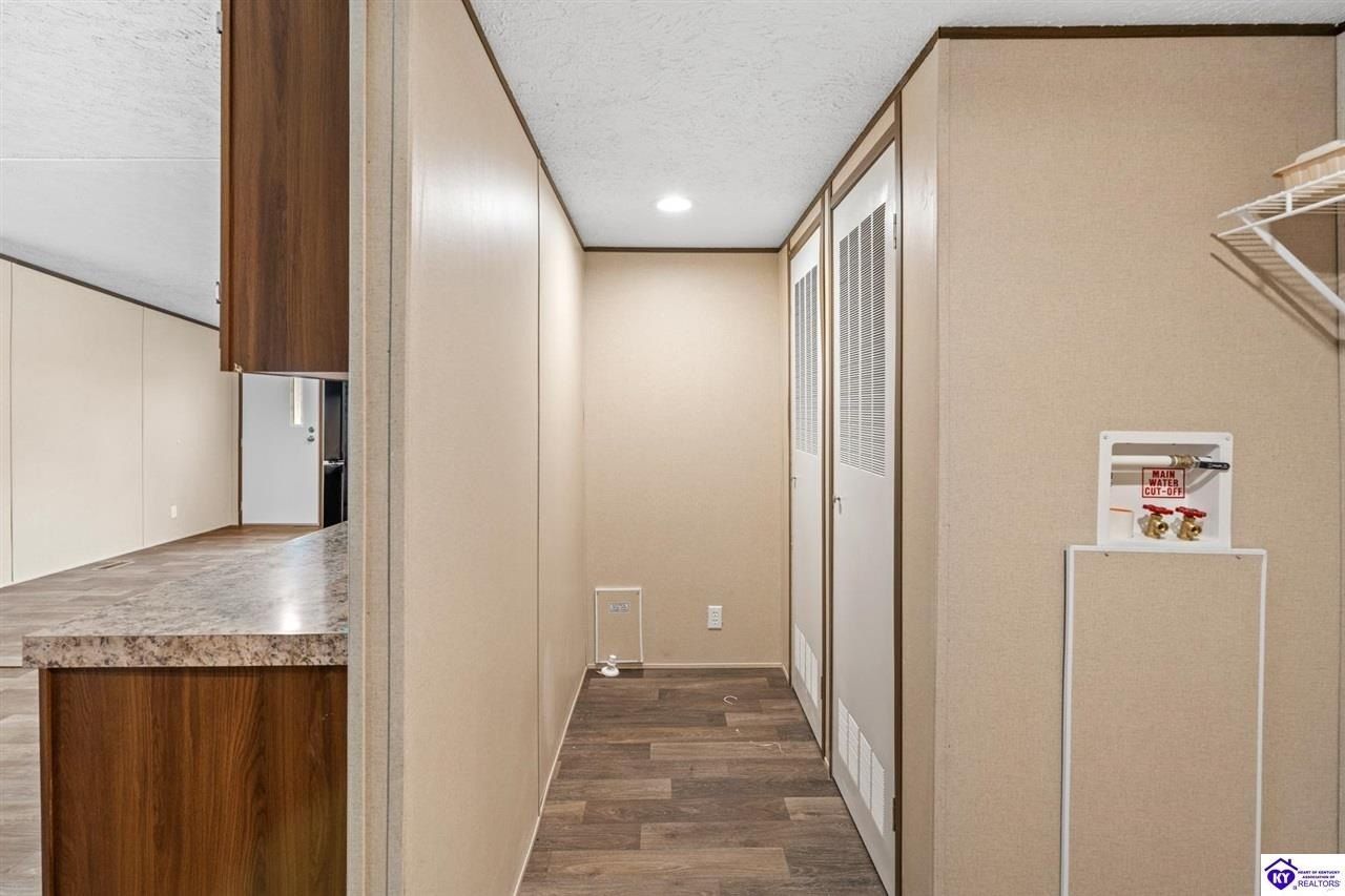 7222 Brandenburg Road. Ekron, KY 40117