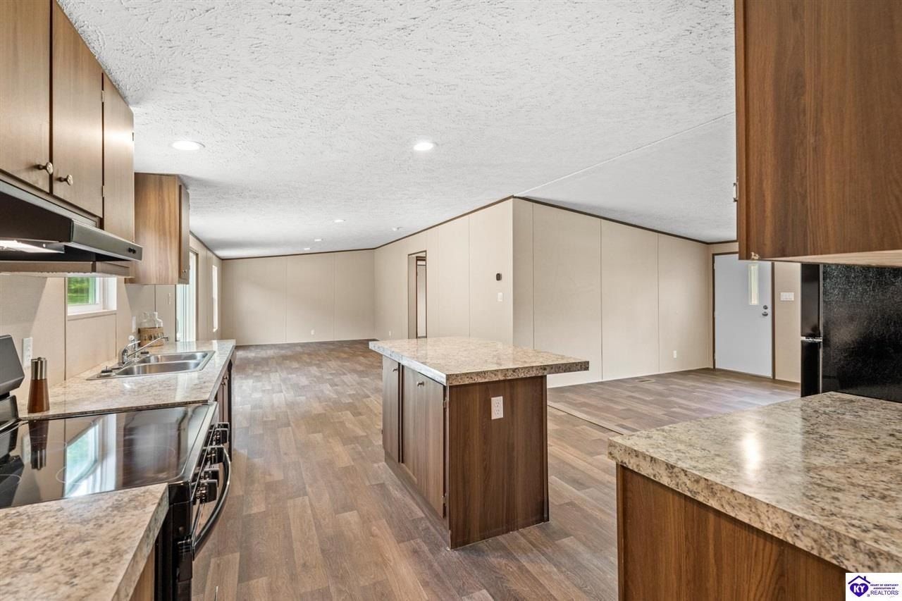 7222 Brandenburg Road. Ekron, KY 40117