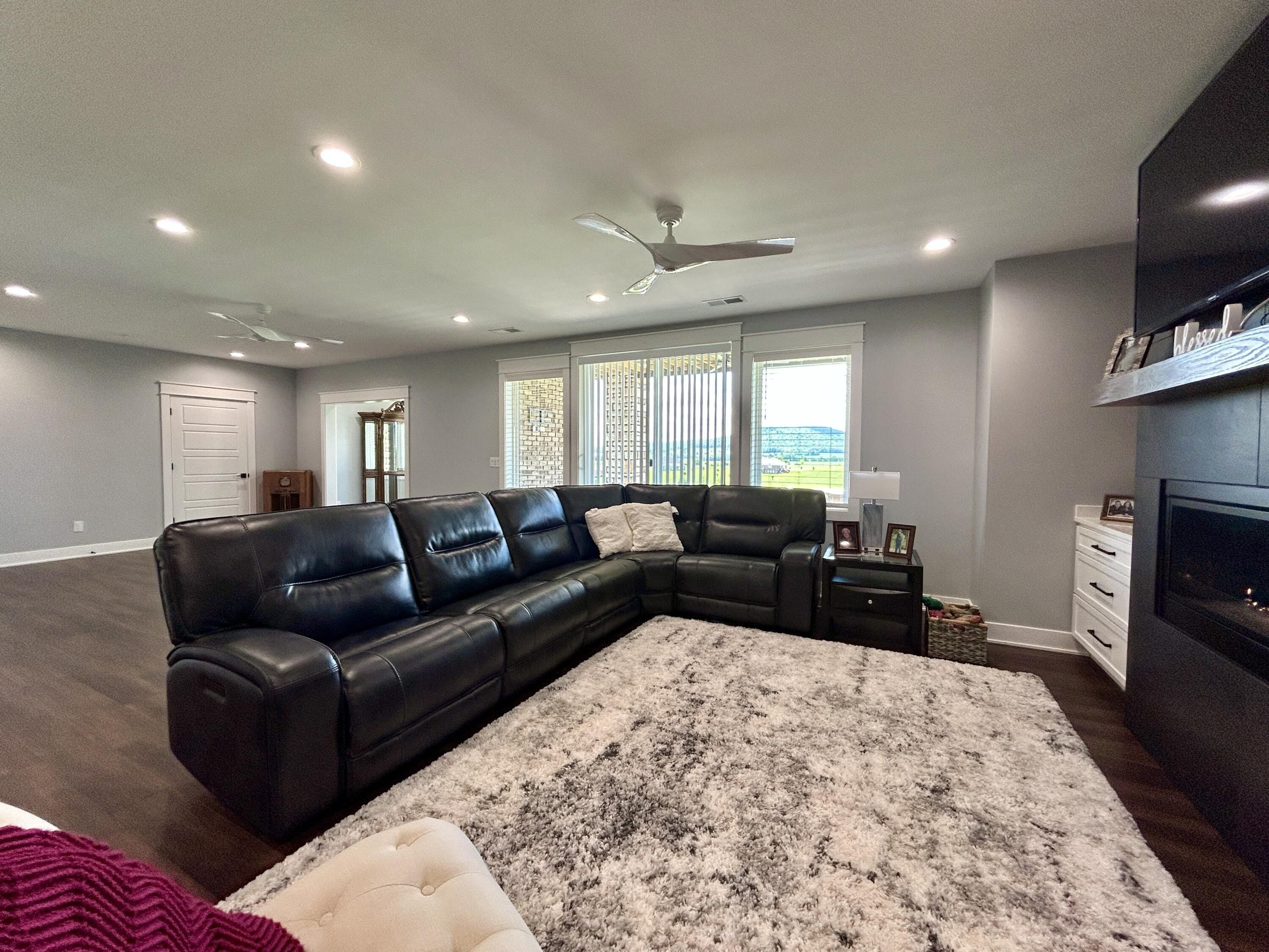 800 Red Fox Ridge. Monticello, KY 42633