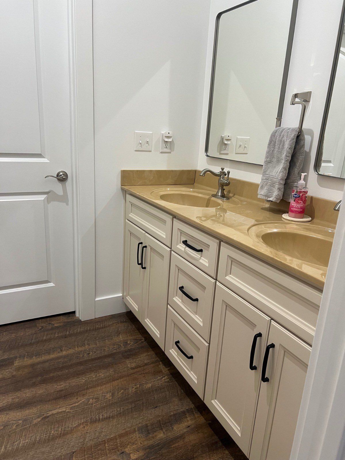 343 Comanche Way. Russell Springs, KY 42642