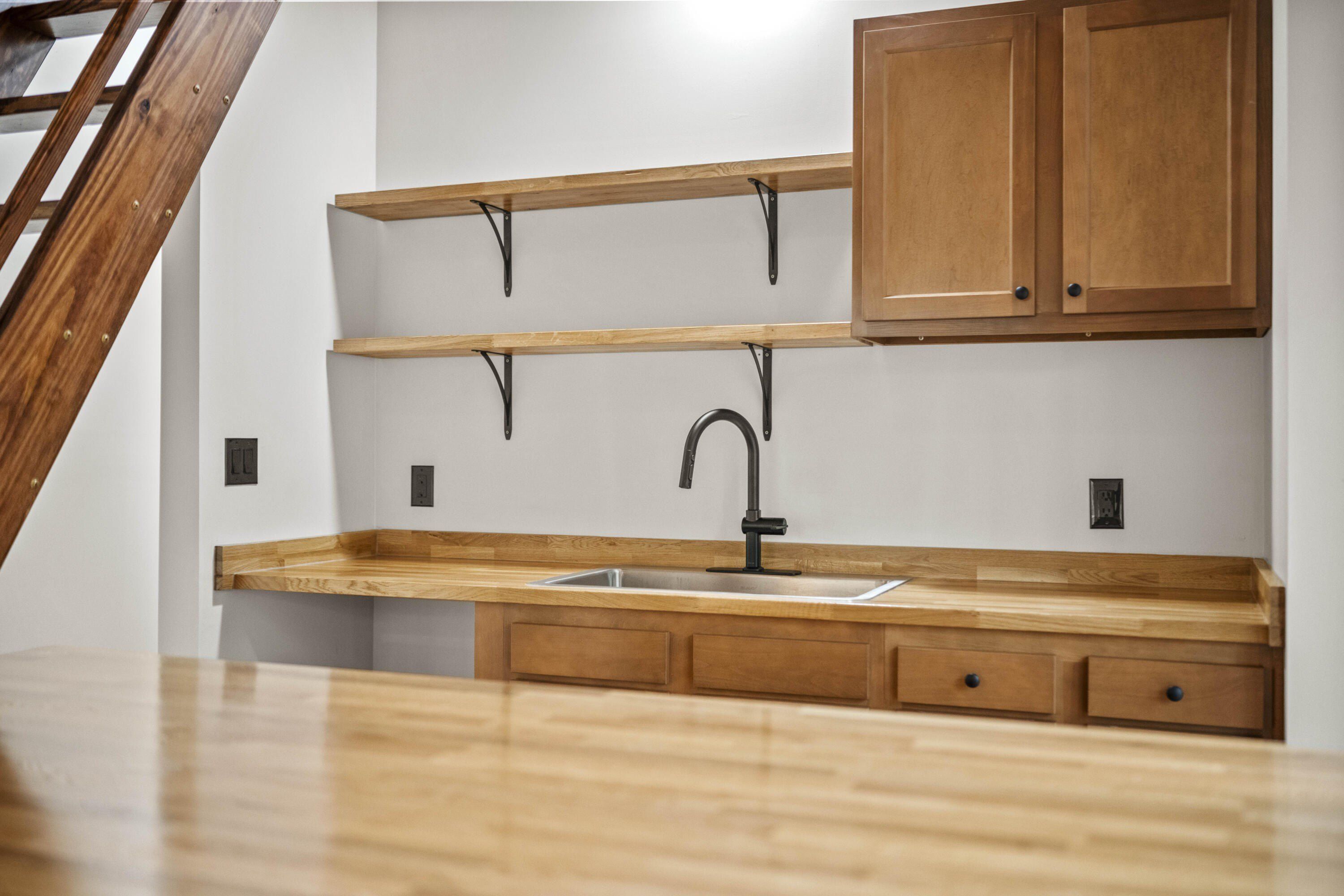 507 Cave Holw Road. Campton, KY 41301