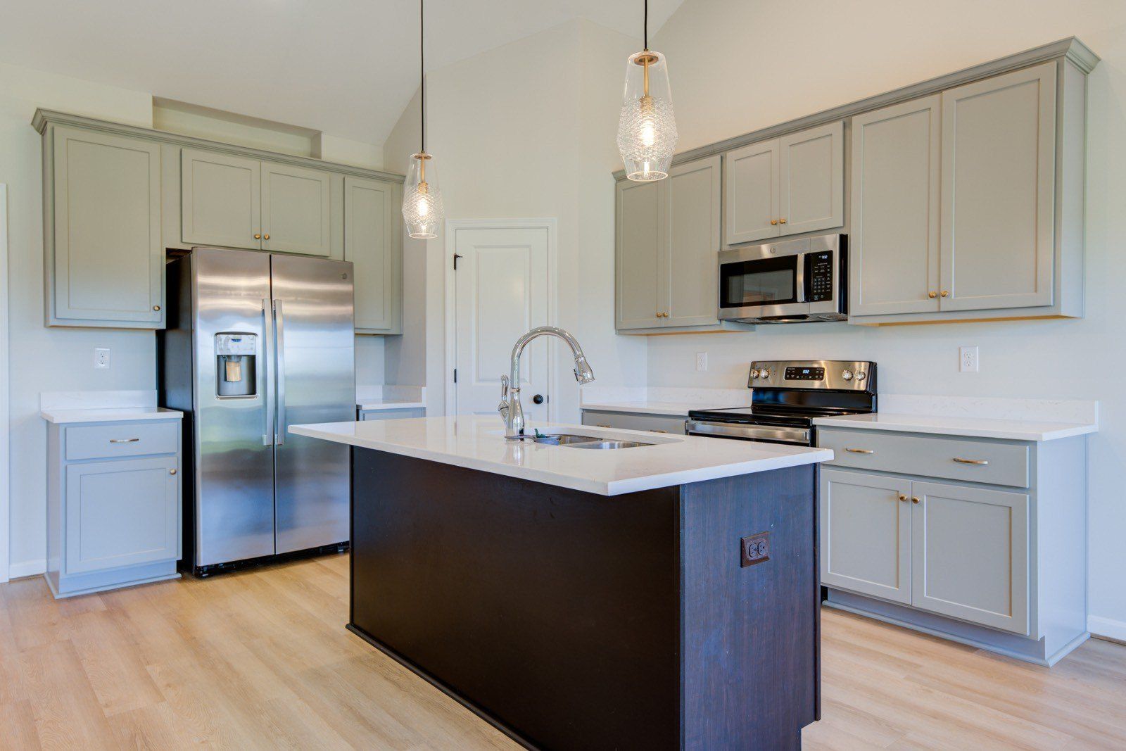 8221 Cedar Crest Ln. Louisville, KY 40291