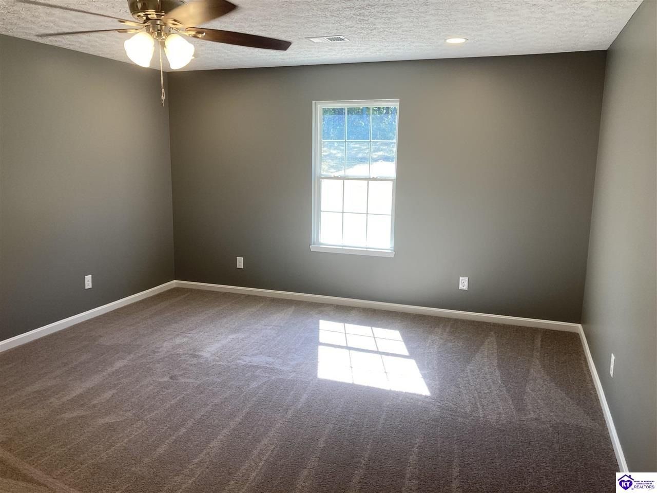 297 Roy Road. Eastview, KY 42732