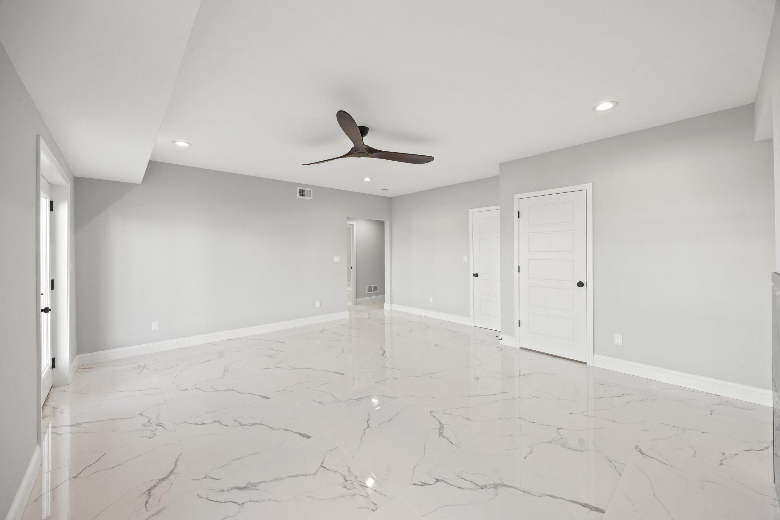 2726 Kearney Creek Lane. Lexington, KY 40511