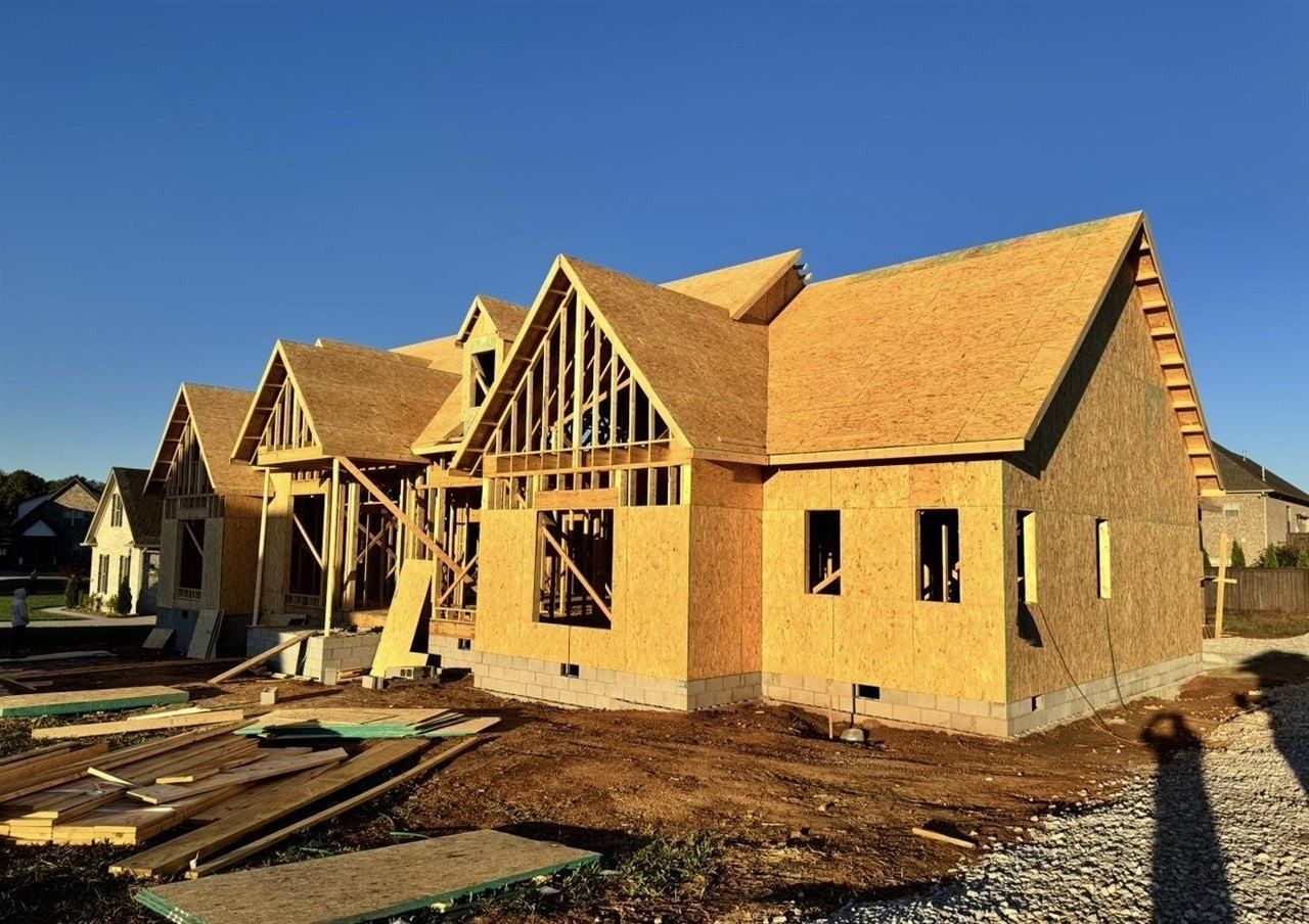 Creekstone Court. Alvaton, KY 42122