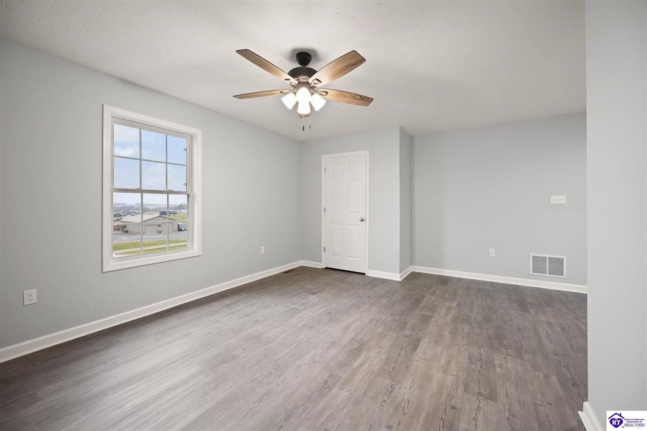 205 M Moss Lane. Campbellsville, KY 42718