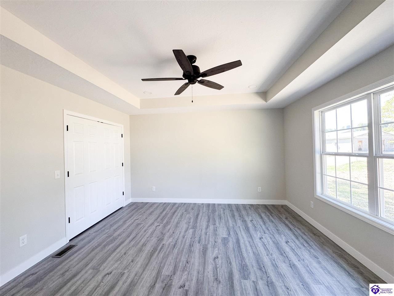 7899 Defries Road. Canmer, KY 42722