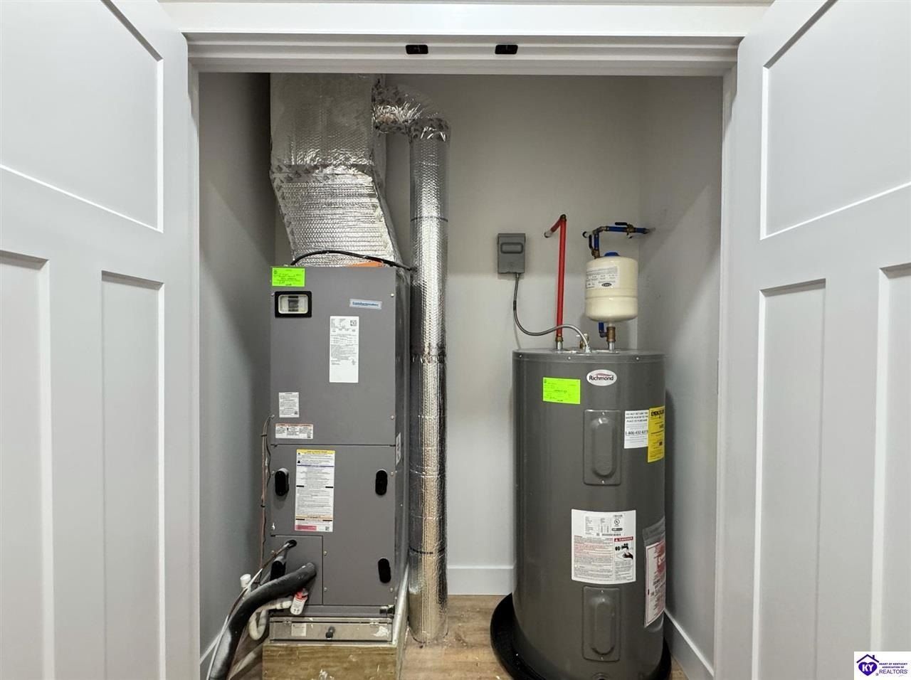 57 Malvern Court. Brandenburg, KY 40108