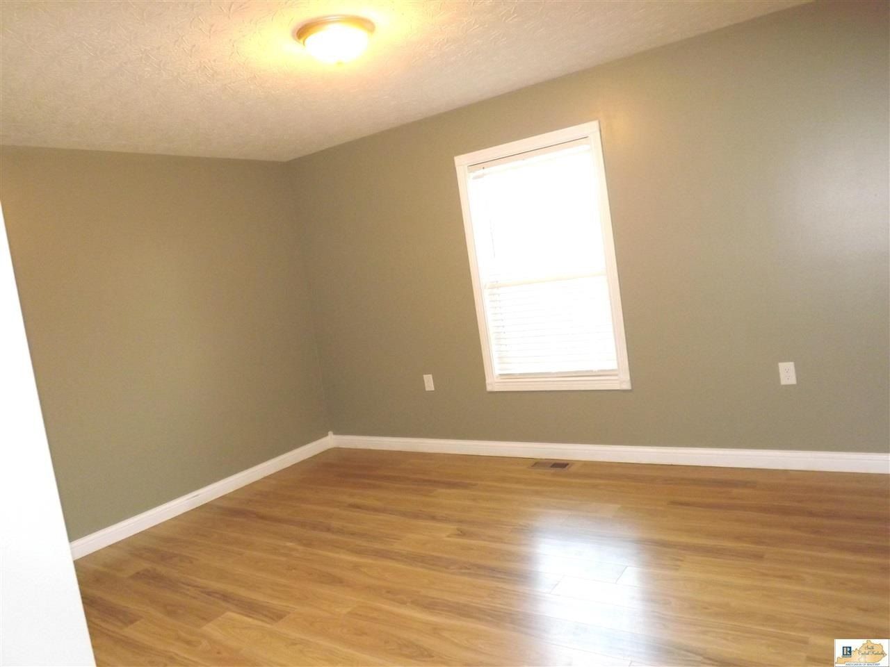 108 Hudson Lane. Glasgow, KY 42141