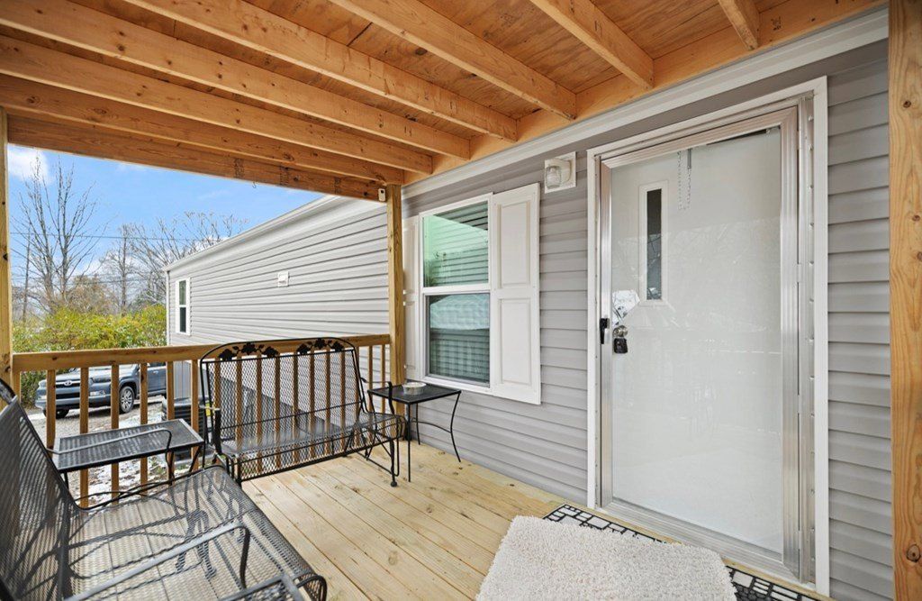 112 Cornett Hill. Hazard, KY 41701