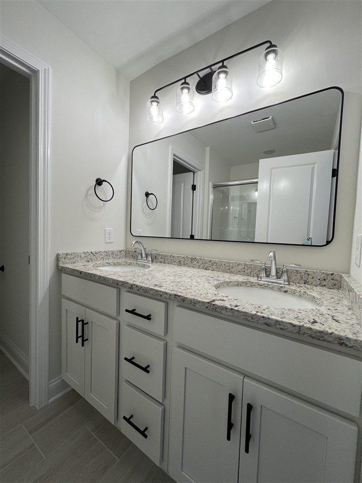 1153 Shallowford Street. Bowling Green, KY 42101