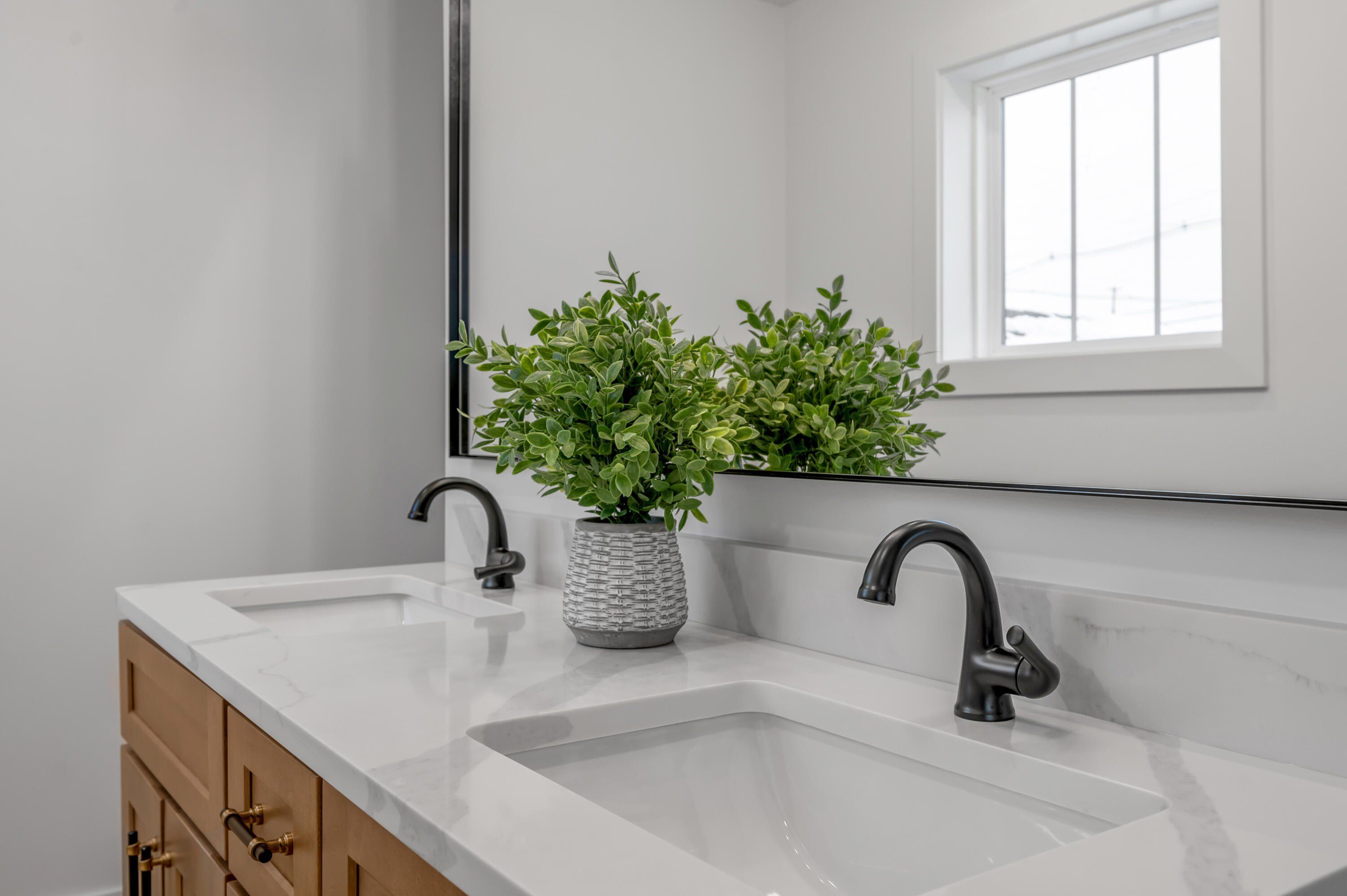 1001 Lauderdale Drive. Nicholasville, KY 40356